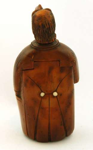 Grotesque gent coquilla snuff