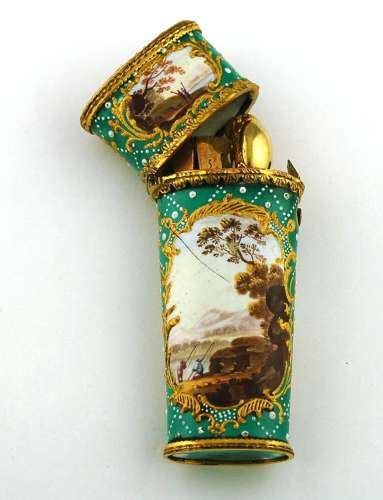 Green enamel etui