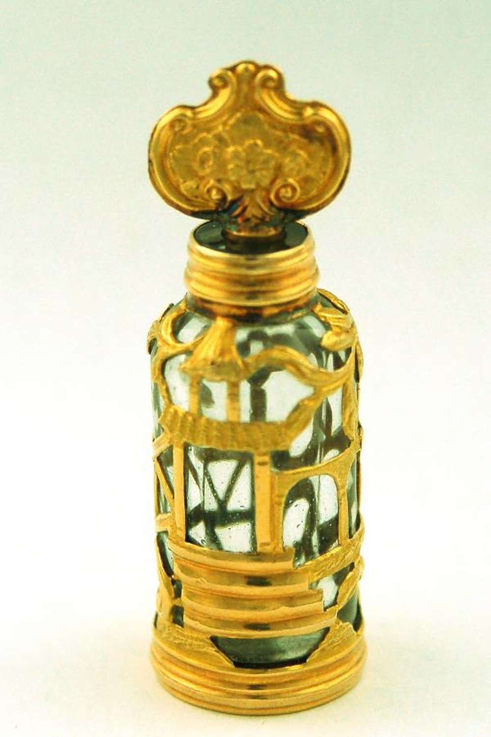 Small gold cagework scent