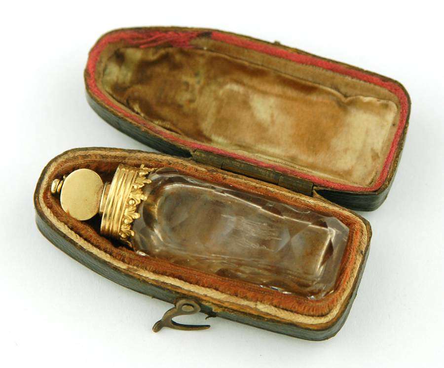 Gold Boxed Scent C1765