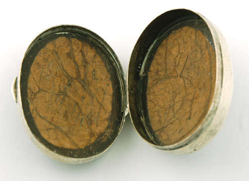 Silver and Coconut Snuff