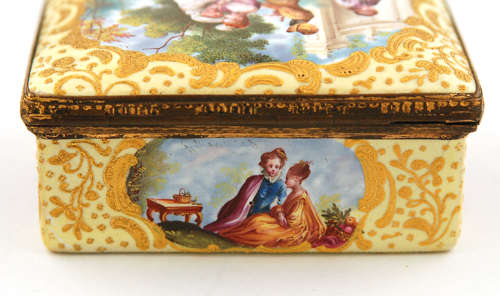 Pale Yellow-ground Box