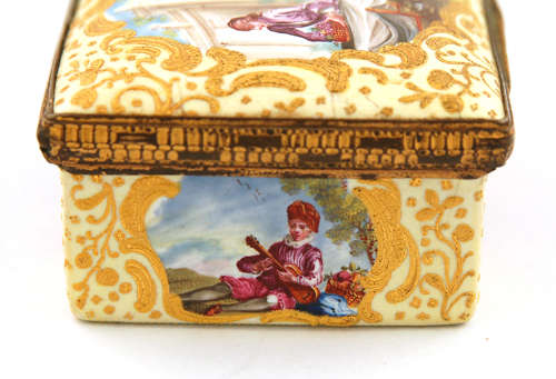 Pale Yellow-ground Box
