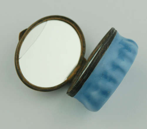 Unusual Bilston enamel patch box C1790