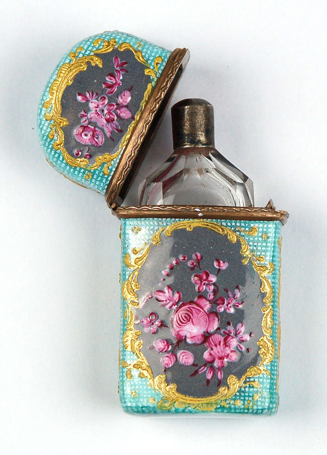 Green gingham enamel scent with floral decoration C1780