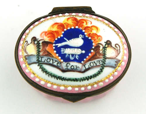 Enamel love patch box C1790