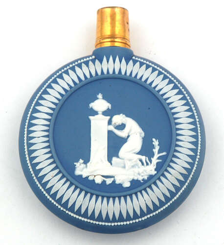 Large round jasperware scent C1810
