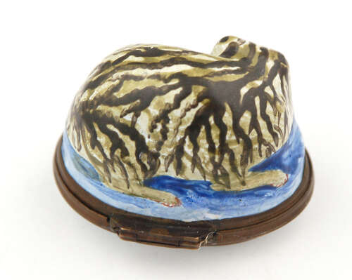 Bilston enamel tabby cat bonbonniere C1770