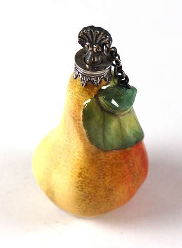 Porcelain scent in the form of a pear C1840